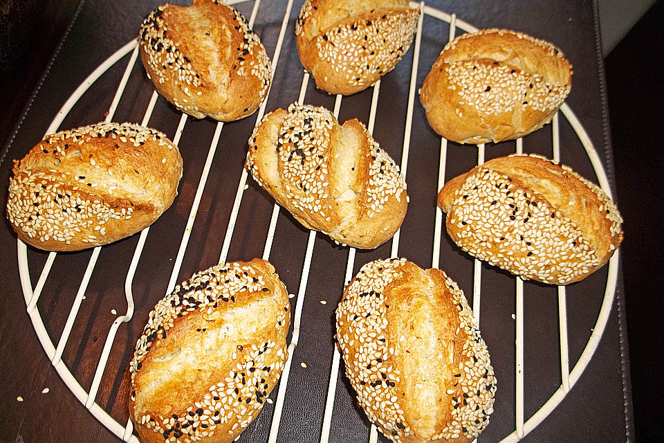 Frischkäsebrotstange mit Sesamkruste