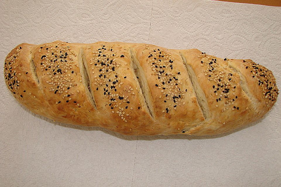 Frischkäsebrotstange mit Sesamkruste