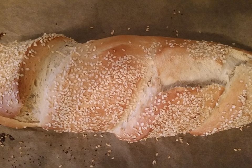 Frischkäsebrotstange mit Sesamkruste