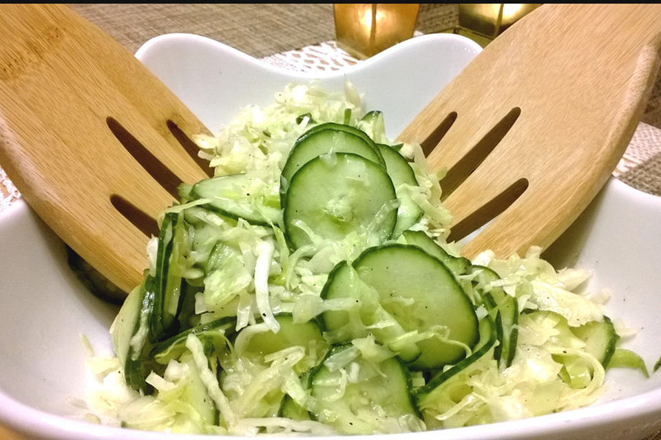 Krautsalat mit Gurke