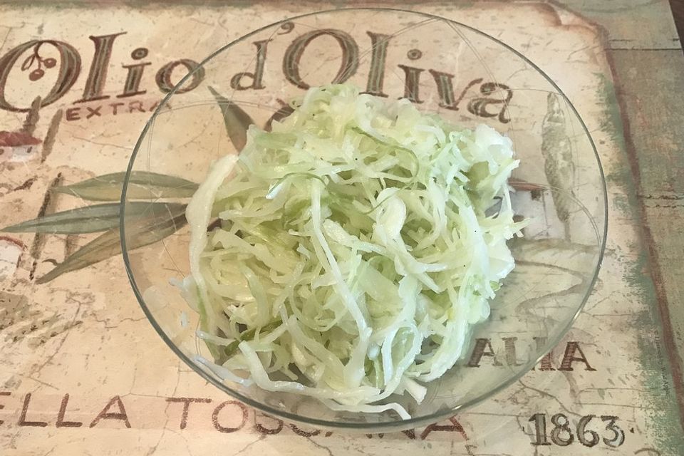 Krautsalat mit Gurke