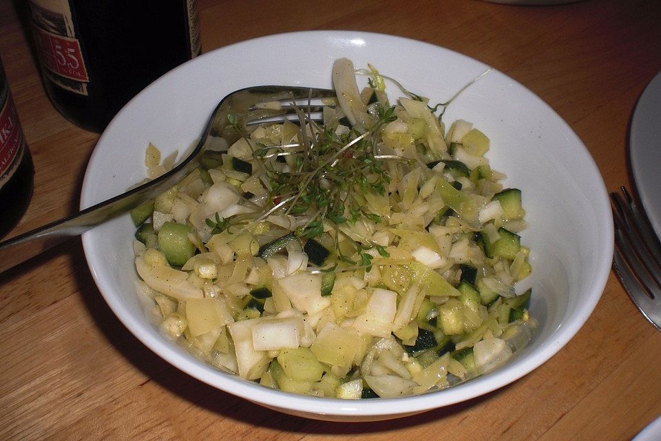 Krautsalat mit Gurke