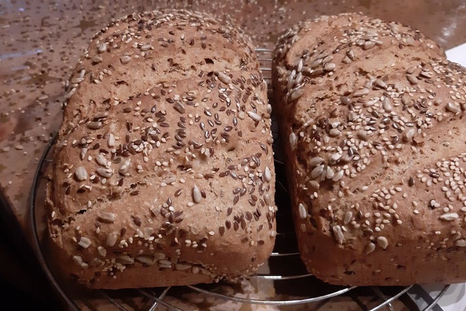 Weizenmischbrot mit Trockenhefe