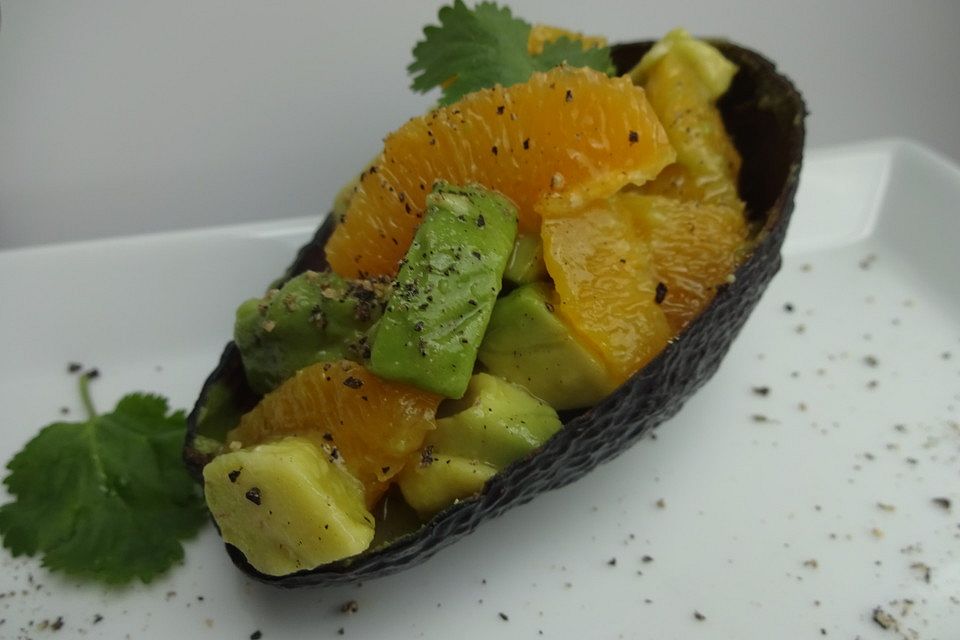 Orangen-Avocado Salat