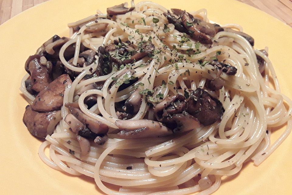 Spaghetti con Funghi