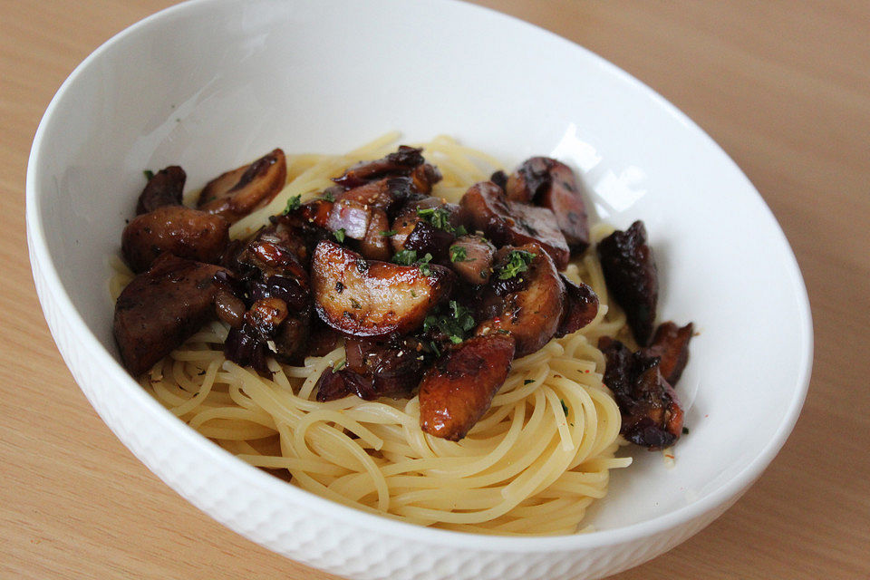 Spaghetti con Funghi