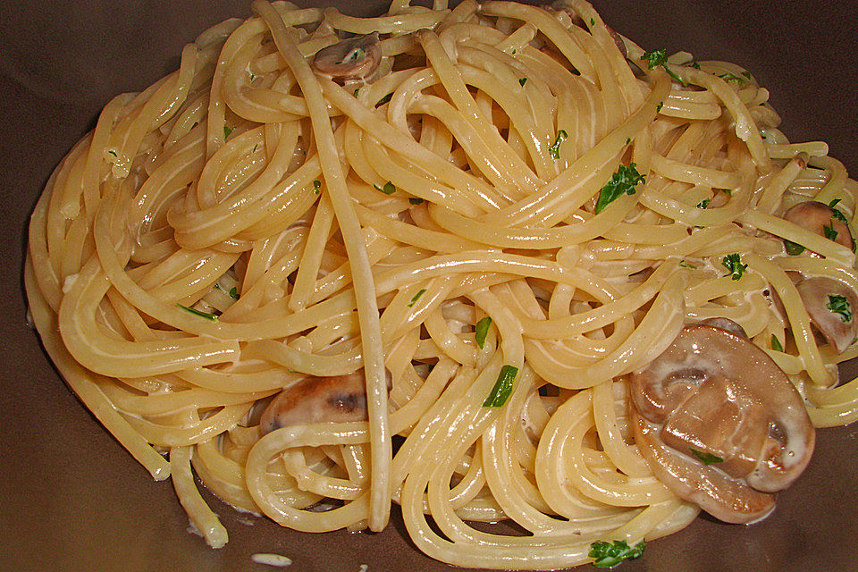 Spaghetti con Funghi