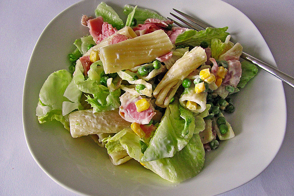 Nudel-Mais-Salat