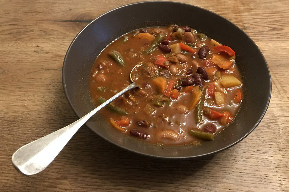 Serbische Bohnensuppe