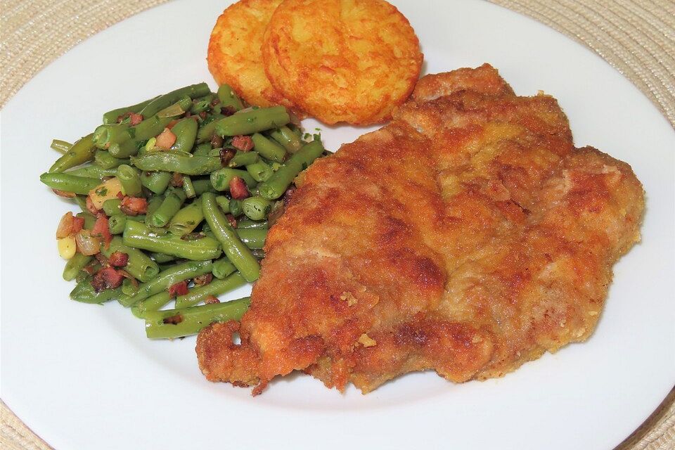 Bauernschnitzel mit Speckbohnen