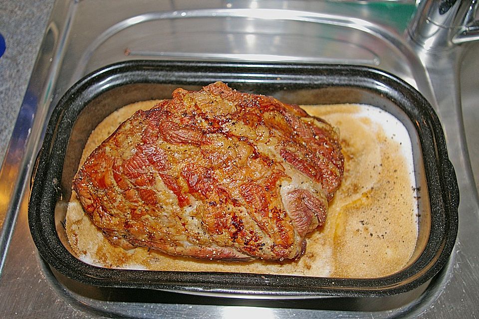 Nackenbraten im Salzbett