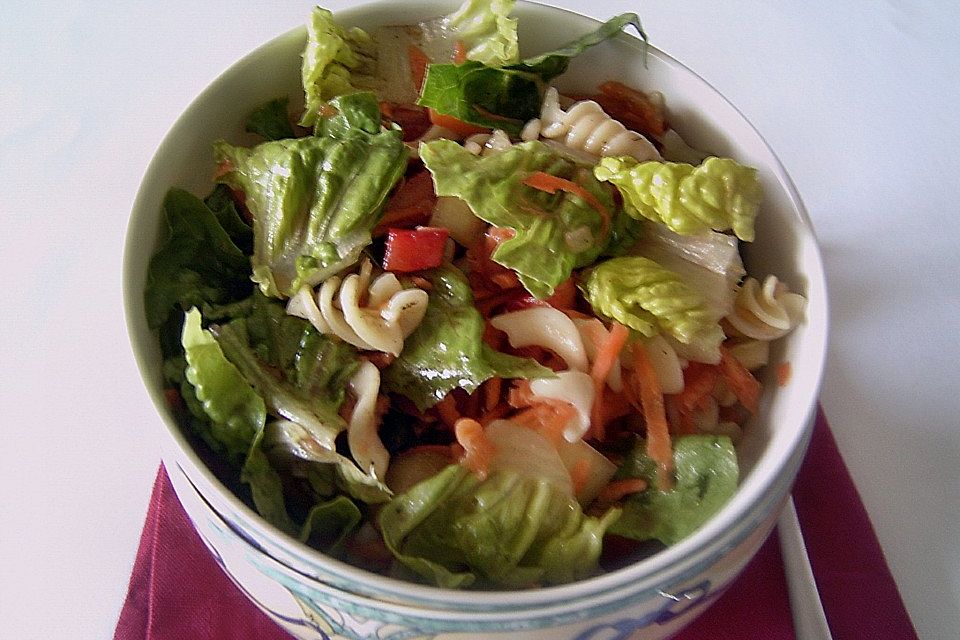 Nudelsalat mit Paprika