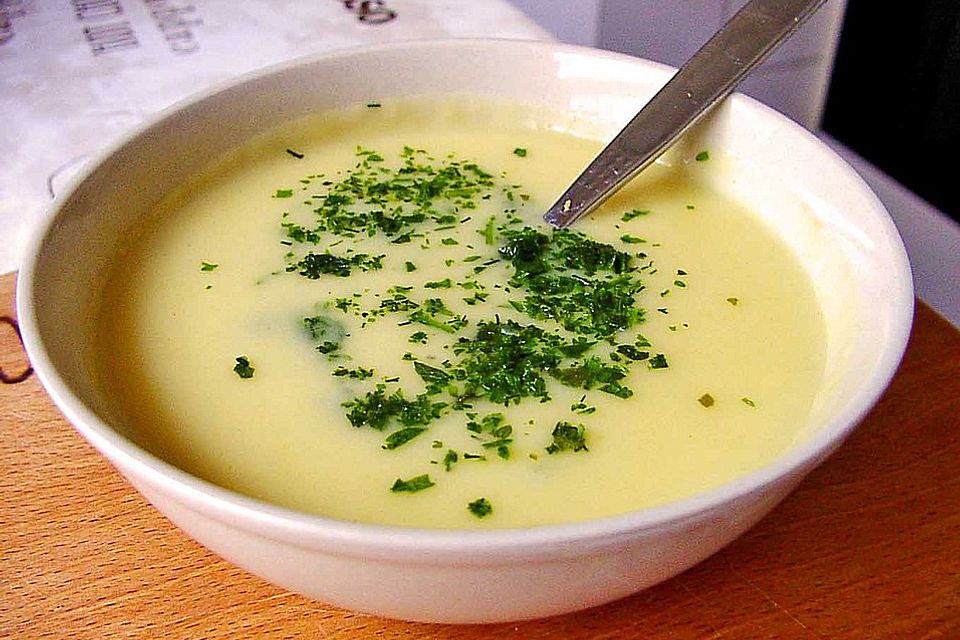 Kartoffel-Cremesuppe mit Parmesan