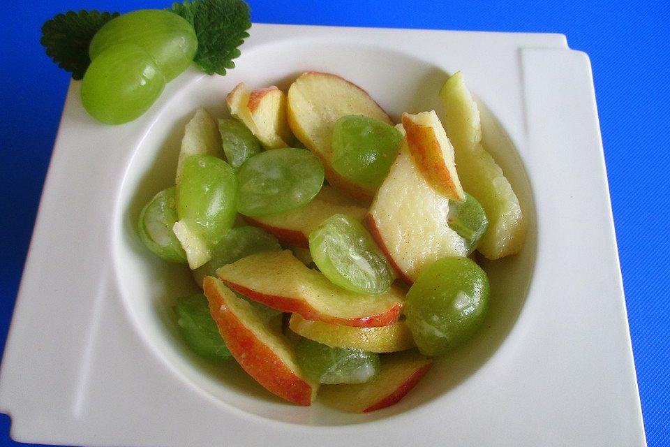 Apfel-Weintrauben-Zimt Dessert