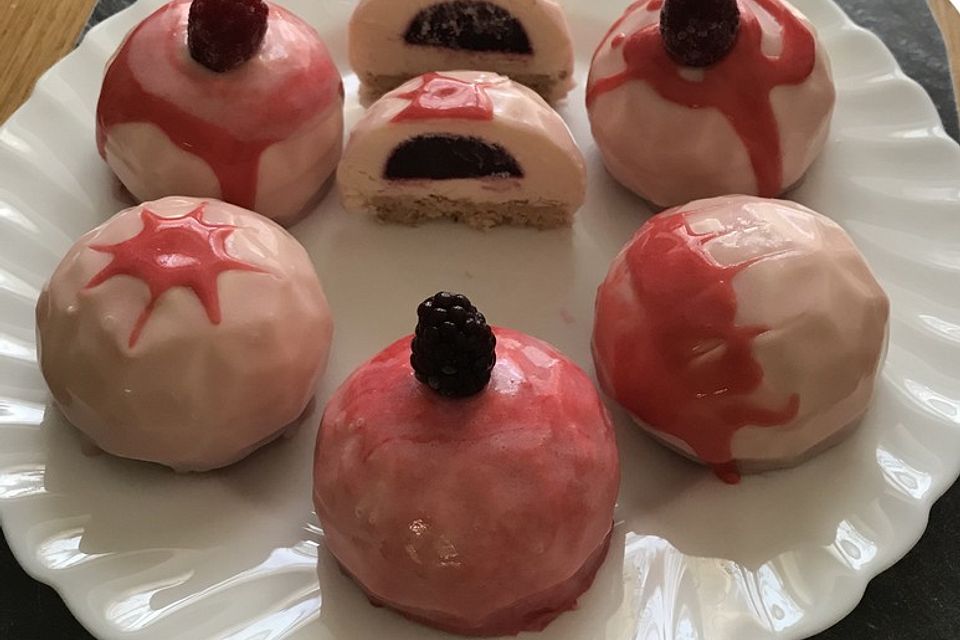 Joghurttörtchen mit Heidelbeeren