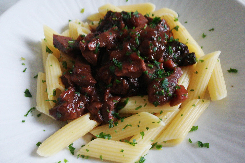 Penne mit Pilzgulasch