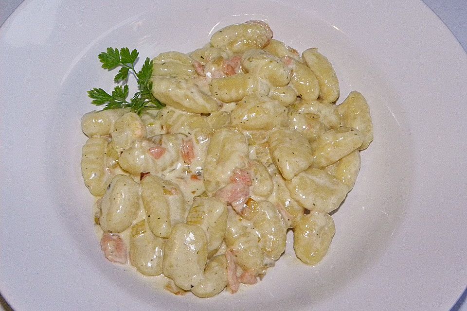 Schnelle Lachspfanne mit Gnocchi