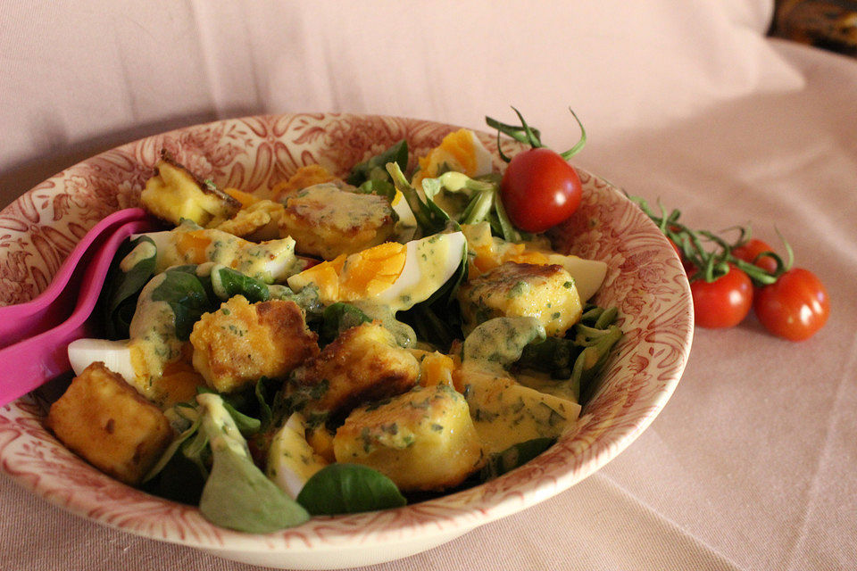 Feldsalat mit gebratenem Feta