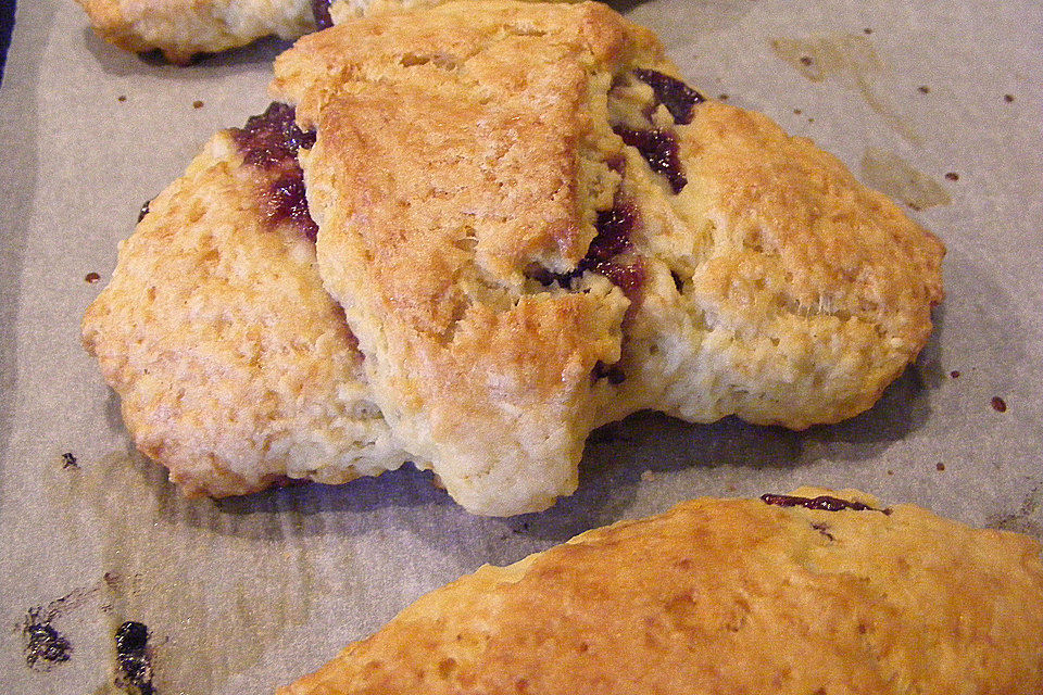 Kartoffelhörnchen mit Marmeladenfüllung