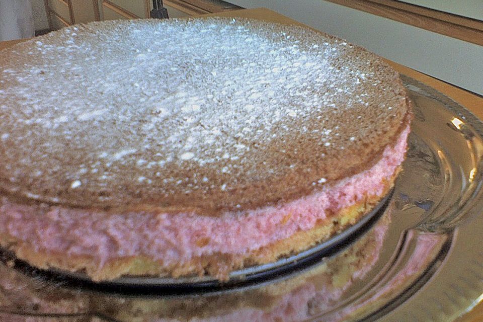 Erdbeer - Baiser - Torte