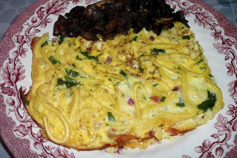 Spätzle-Frittata mit Bärlauch