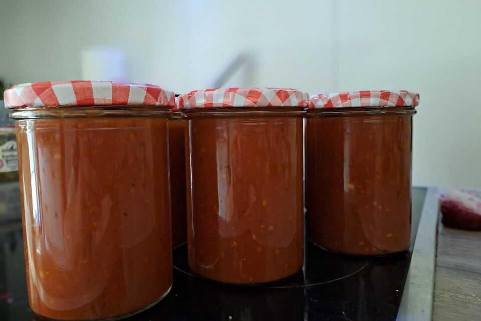 Fruchtig scharfer Tomatenketchup