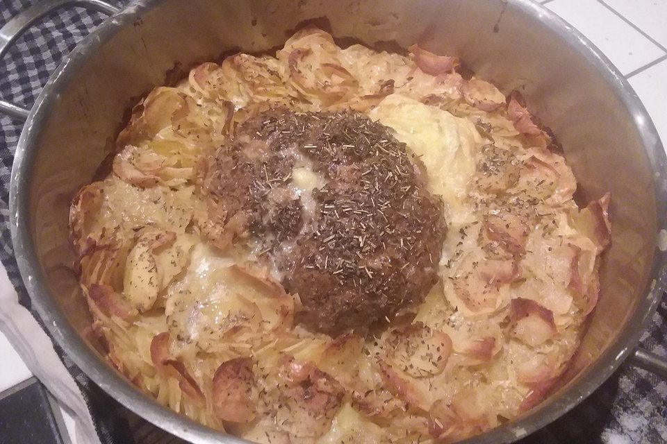 Hackbraten auf Kartoffelgratin