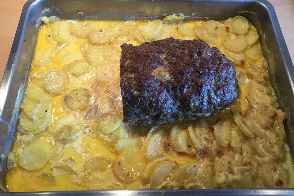 Hackbraten auf Kartoffelgratin