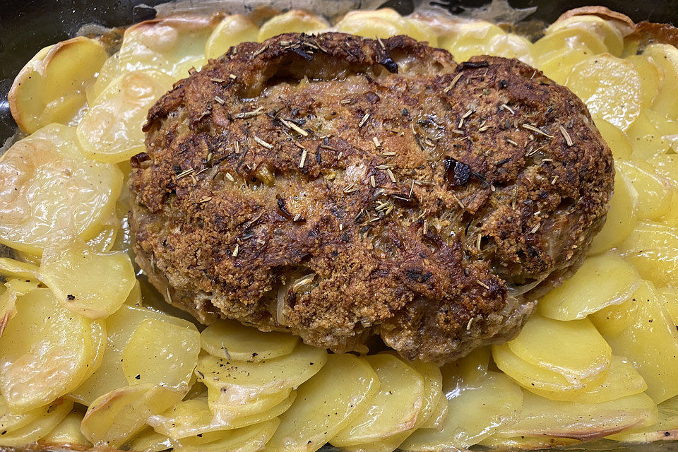 Hackbraten auf Kartoffelgratin