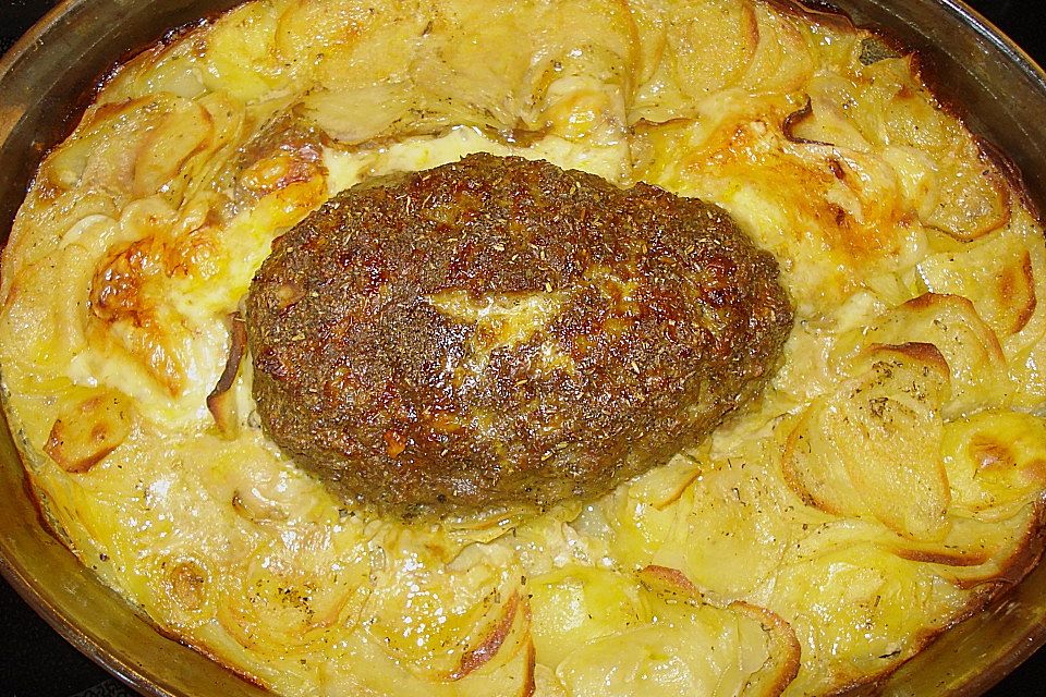 Hackbraten auf Kartoffelgratin