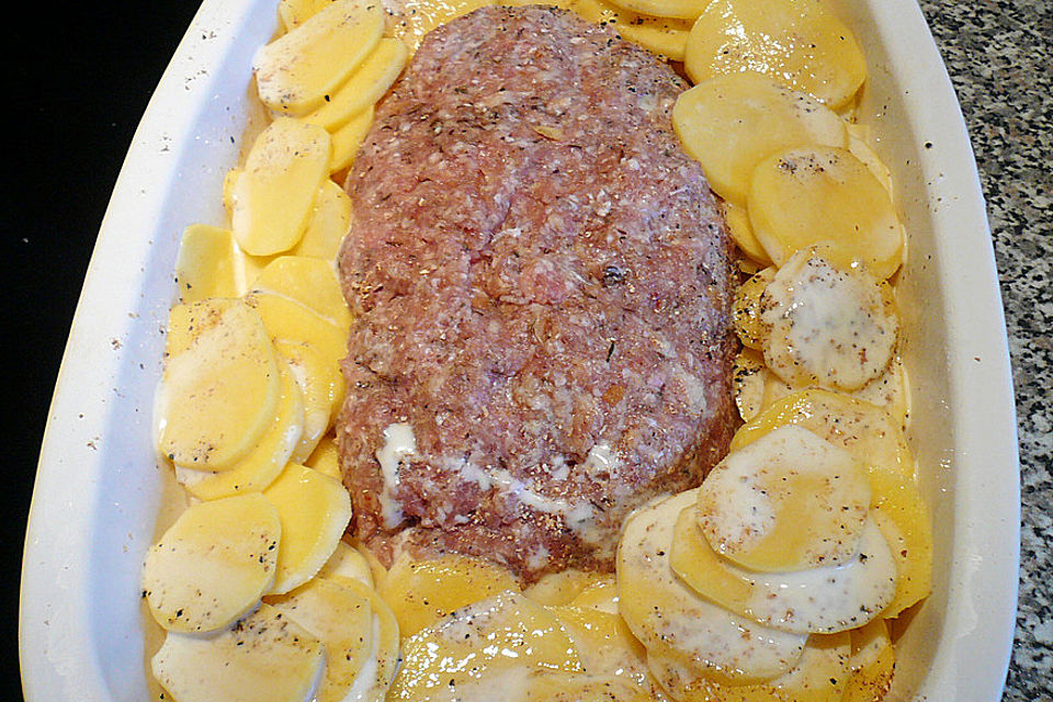 Hackbraten auf Kartoffelgratin