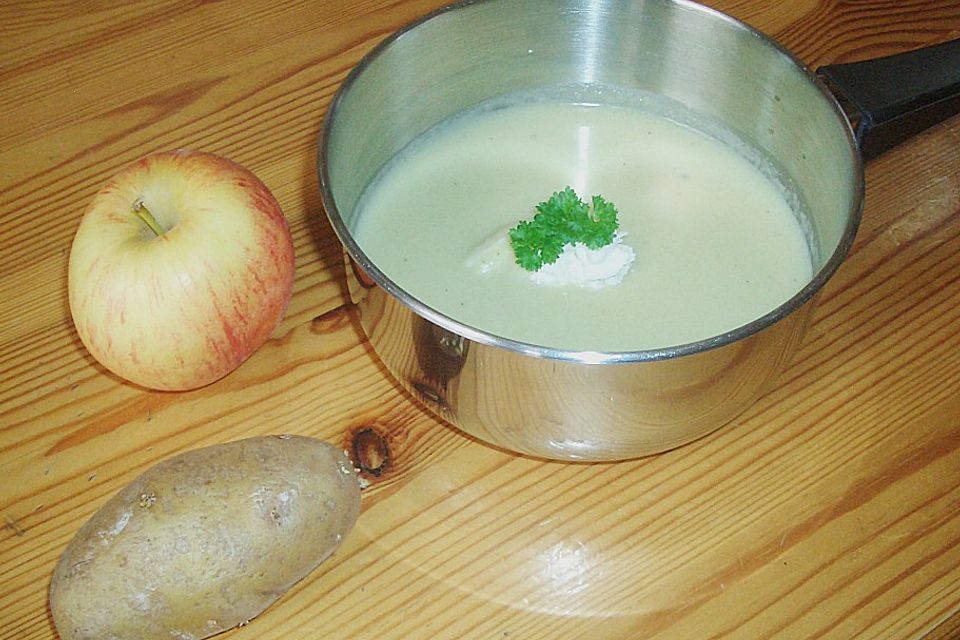 Apfel-Kartoffelsuppe