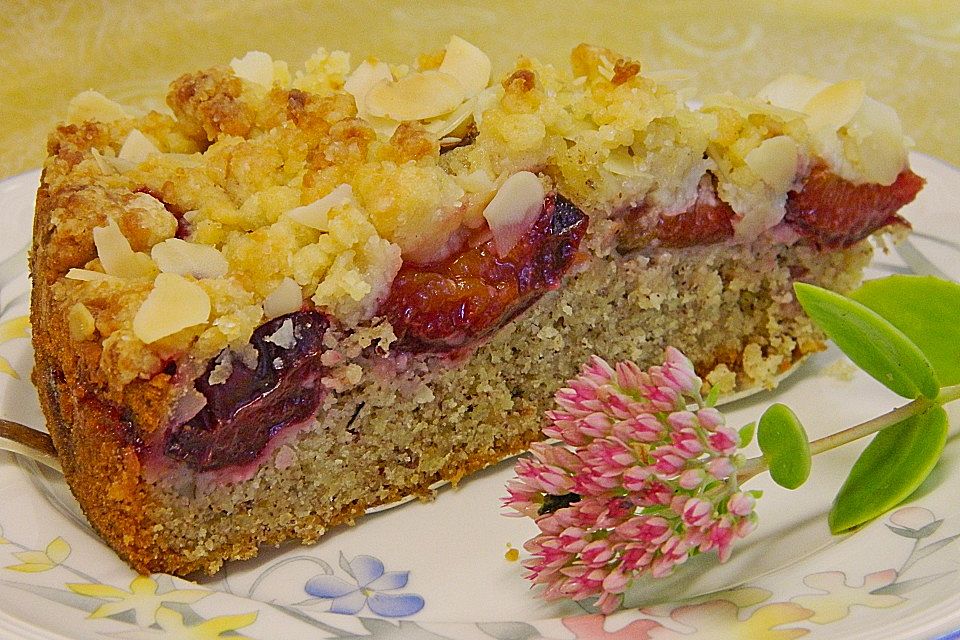 Zwetschgenkuchen mit Marzipanstreusel