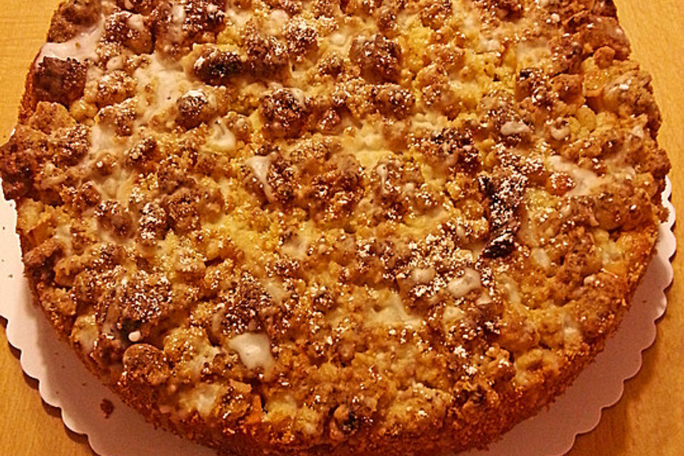 Zwetschgenkuchen mit Marzipanstreusel