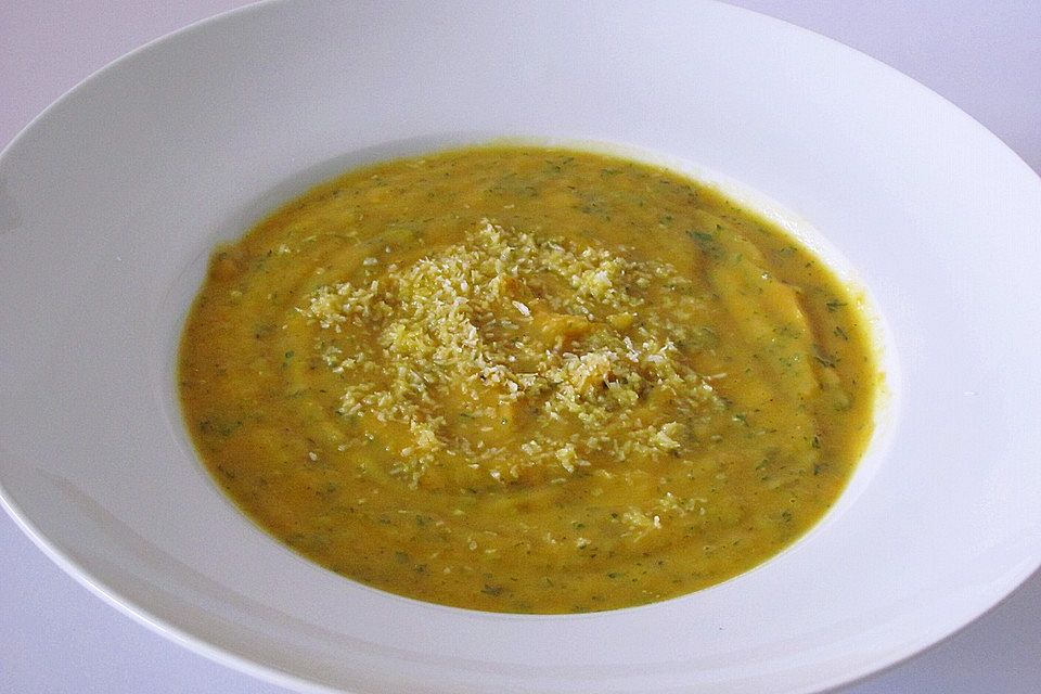 Karotten-Erdnuss Suppe