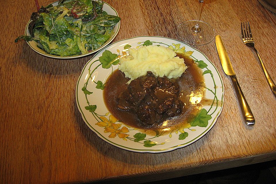 Entenkeulen à la bourguignonne