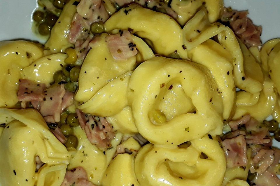 Tortellini mit Schinken Sahnesoße