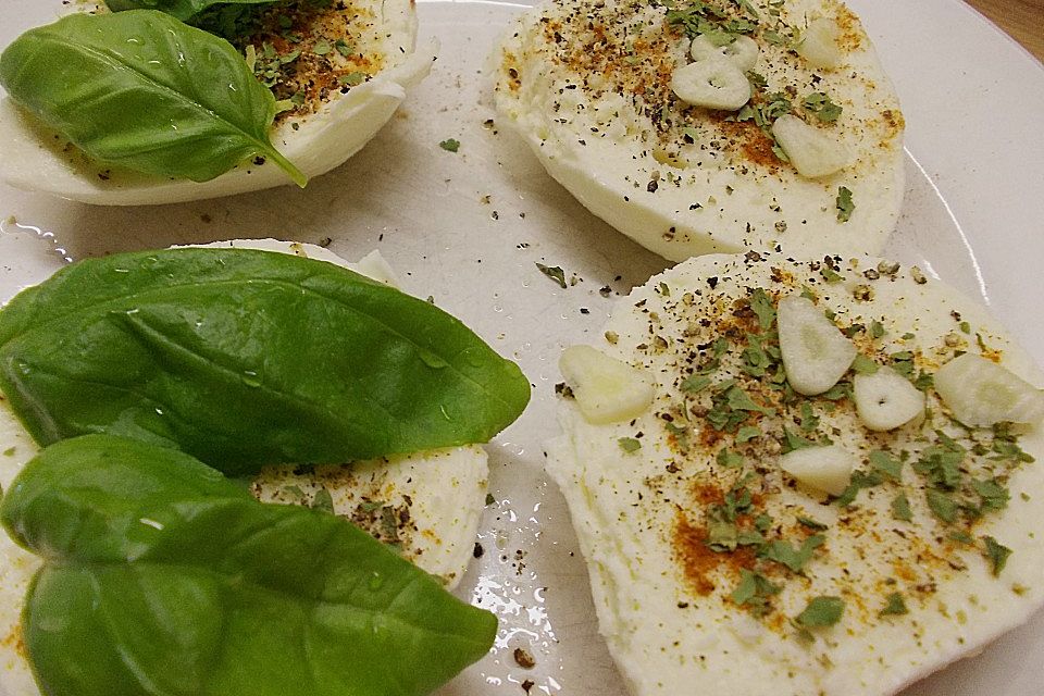 Mozzarella im Schinkenmantel gebraten