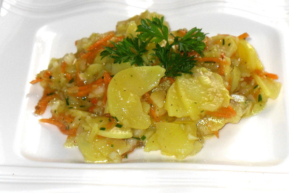 Kartoffelsalat mit Möhren