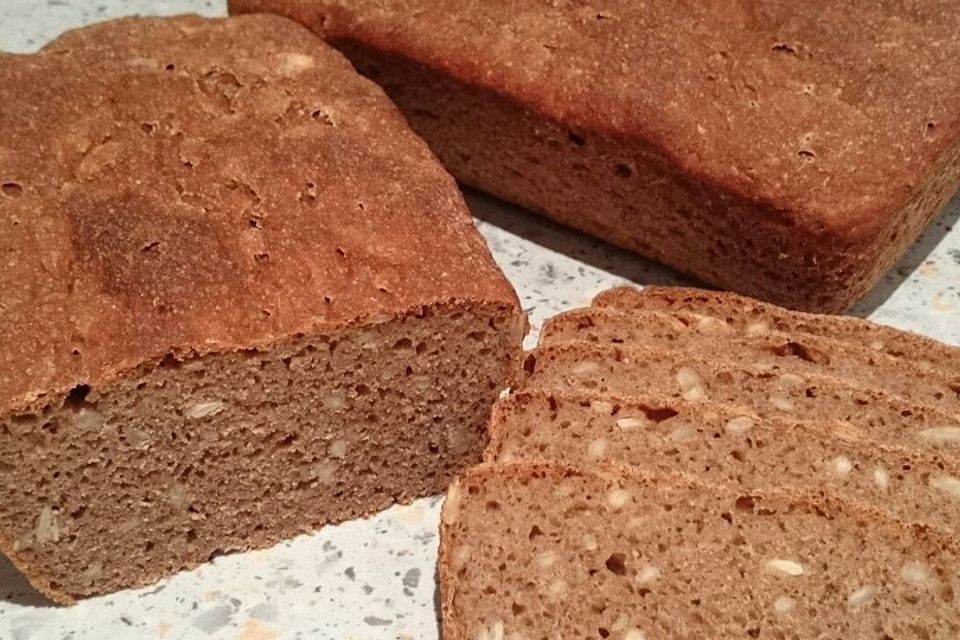 Vollkornbrot mit Sauerteig