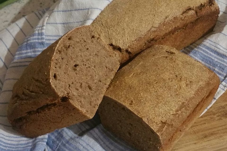 Vollkornbrot mit Sauerteig