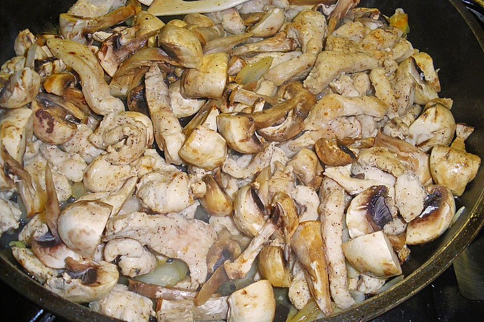 Hähnchengeschnetzeltes mit Champignons