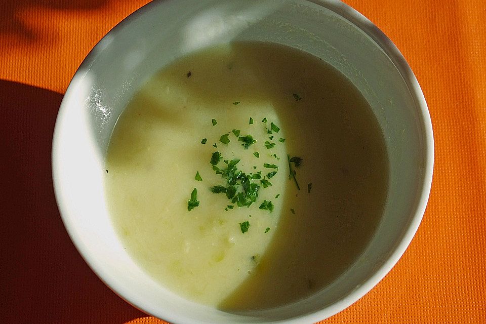 Zucchini-Spargel-Suppe