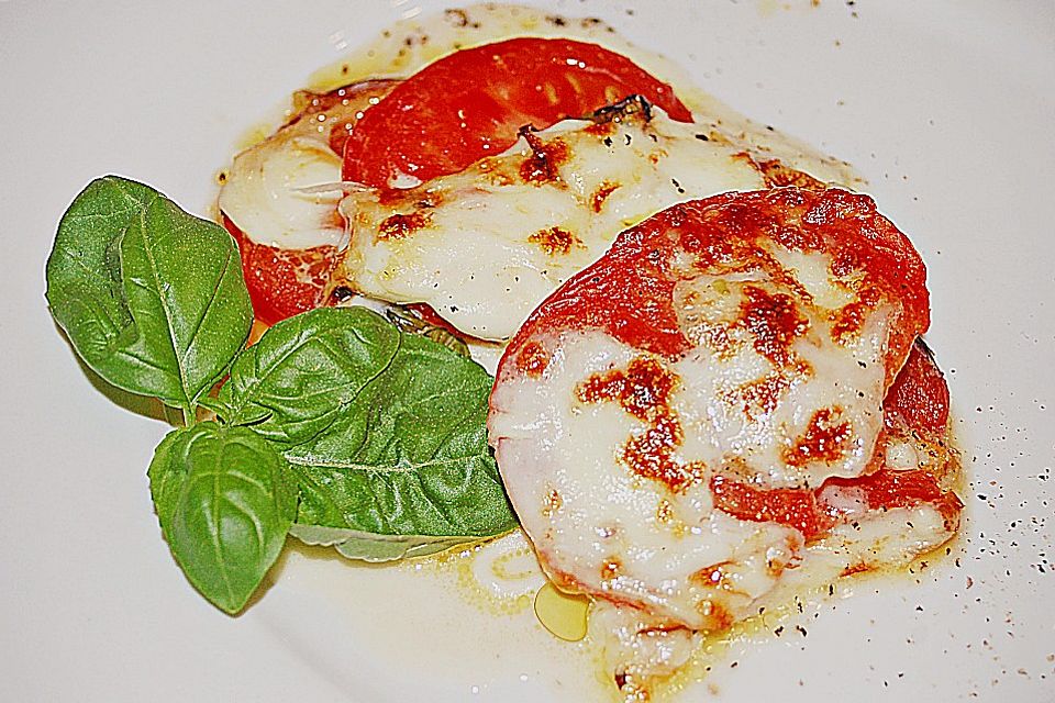 Tomate - Mozzarella Teller, überbacken