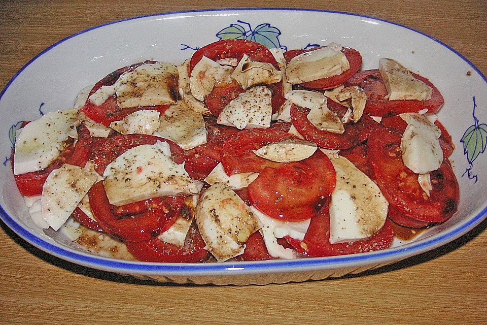 Tomate - Mozzarella Teller, überbacken