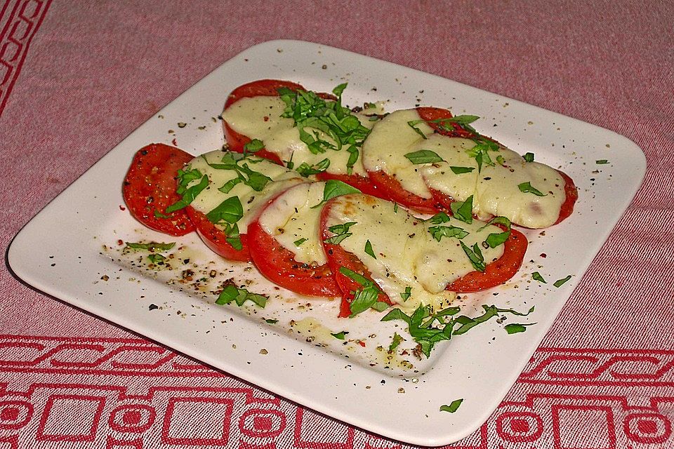 Tomate - Mozzarella Teller, überbacken