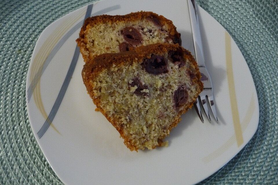 Mandel-Kirsch-Kuchen