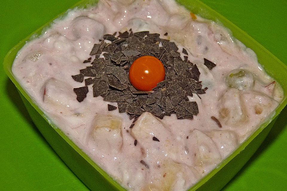 Bunter Obstsalat mit Joghurt