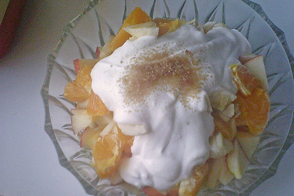 Bunter Obstsalat mit Joghurt