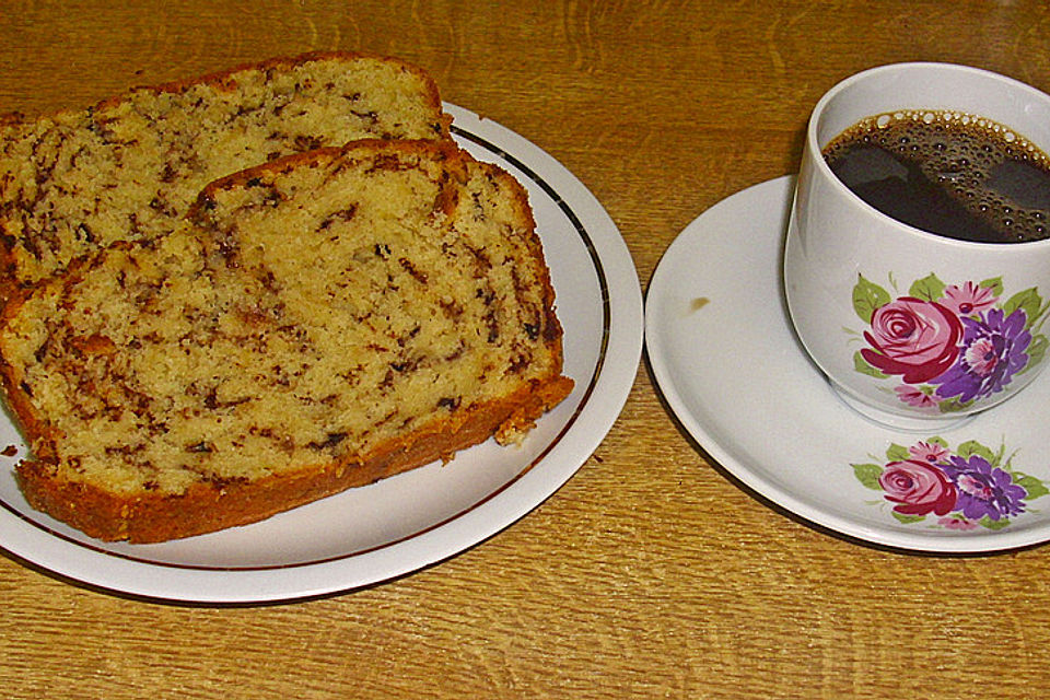 Napfkuchen mit Äpfeln